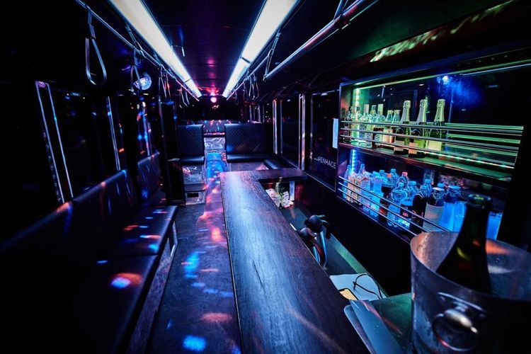 Lej en partybus